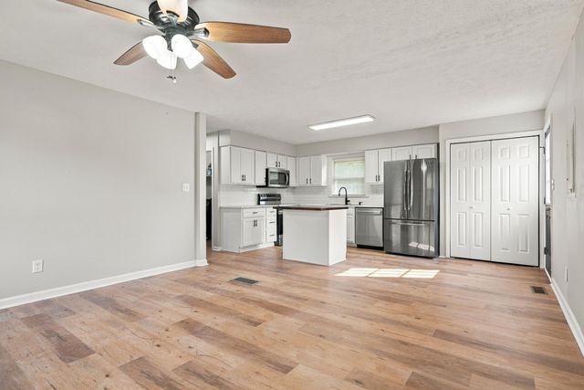 106 Brushwood Court, Berea, KY 40403