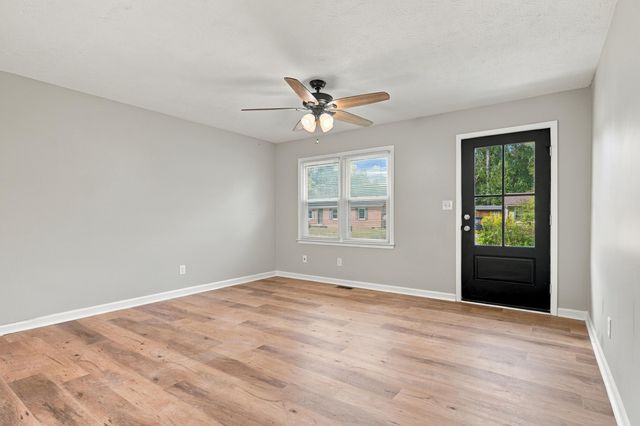 106 Brushwood Court, Berea, KY 40403