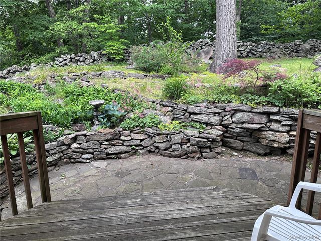 70 Spring Pond Drive, Ossining, NY 10562
