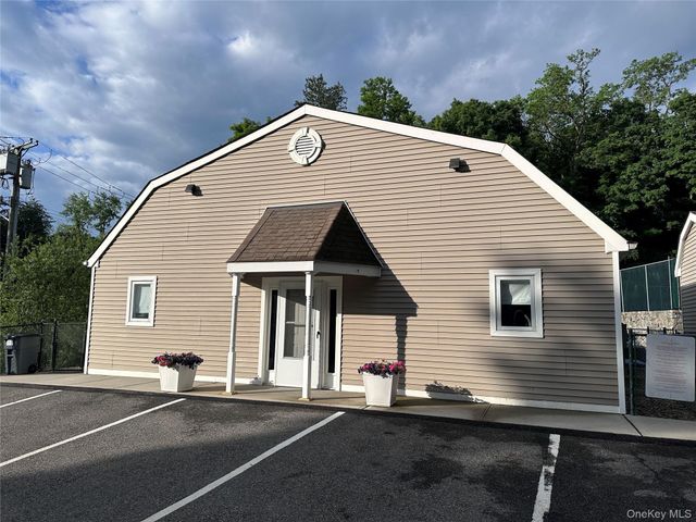 70 Spring Pond Drive, Ossining, NY 10562