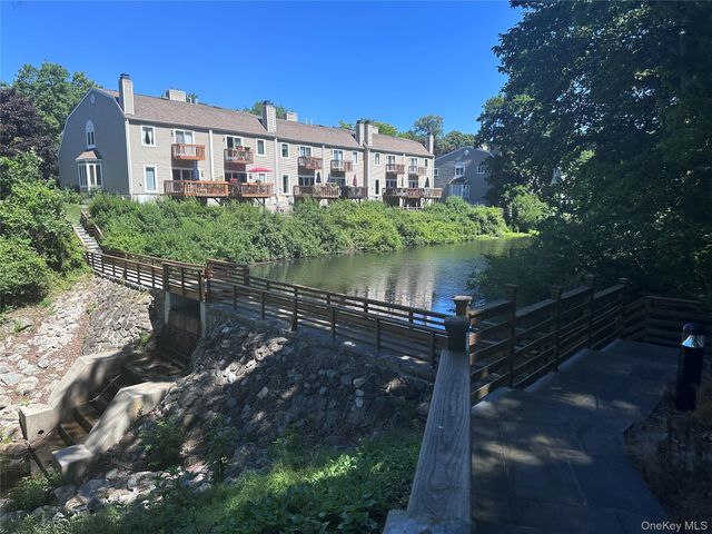 70 Spring Pond Drive, Ossining, NY 10562