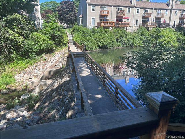 70 Spring Pond Drive, Ossining, NY 10562