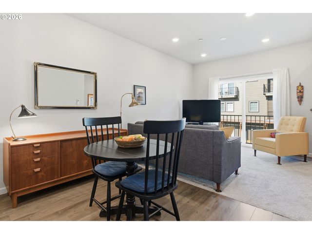 12023 Se HIGH CREEK Rd E, Happy Valley, OR 97086