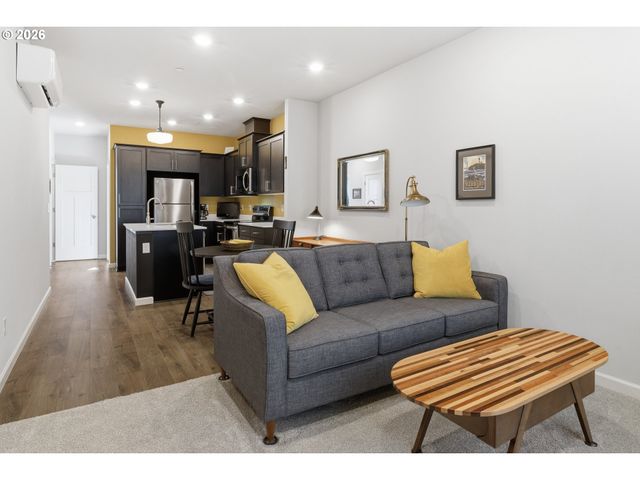 12023 Se HIGH CREEK Rd E, Happy Valley, OR 97086