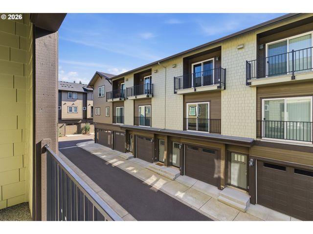 12023 Se HIGH CREEK Rd E, Happy Valley, OR 97086