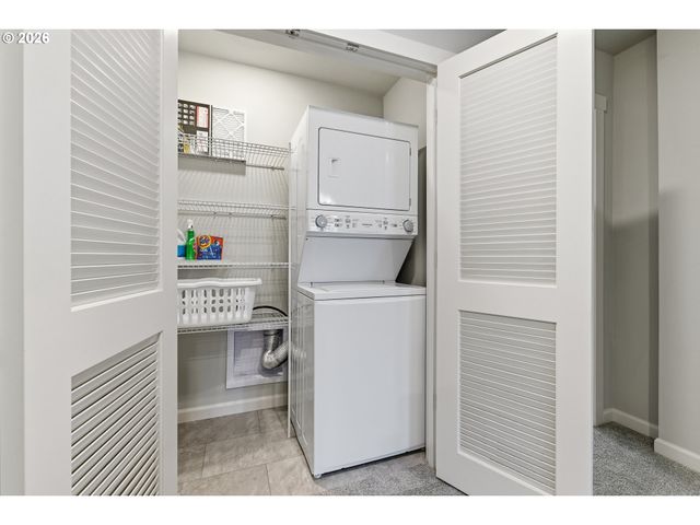 12023 Se HIGH CREEK Rd E, Happy Valley, OR 97086