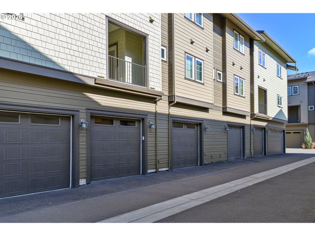 12023 Se HIGH CREEK Rd E, Happy Valley, OR 97086