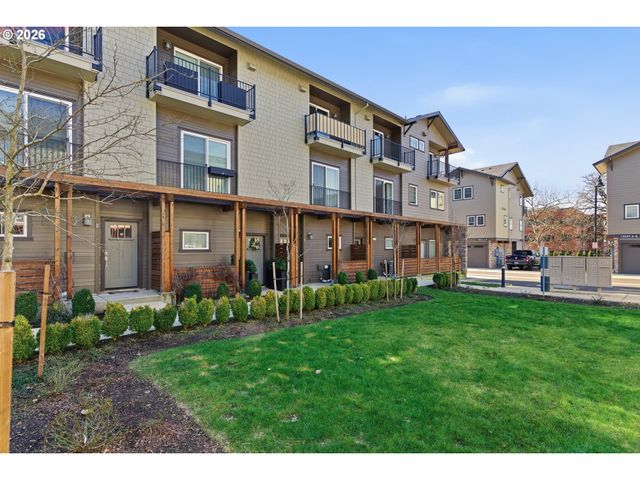 12023 Se HIGH CREEK Rd E, Happy Valley, OR 97086