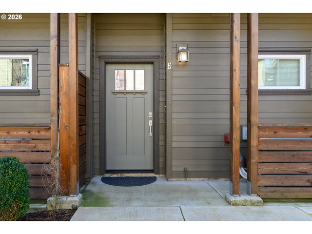 12023 Se HIGH CREEK Rd E, Happy Valley, OR 97086