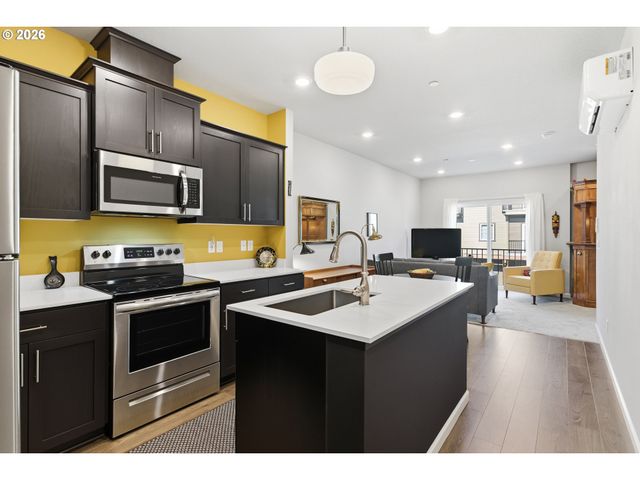 12023 Se HIGH CREEK Rd E, Happy Valley, OR 97086