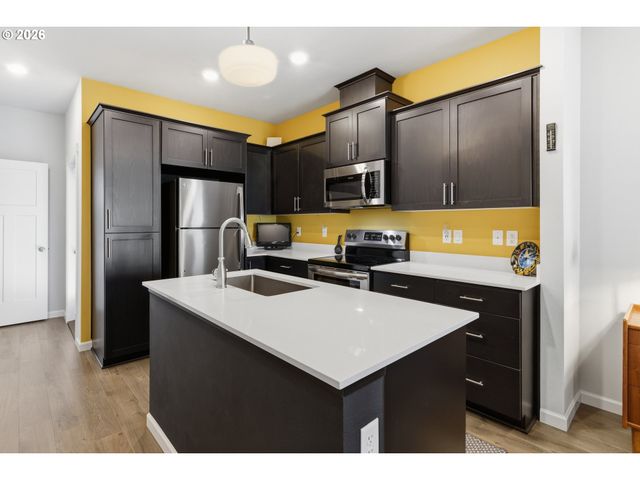 12023 Se HIGH CREEK Rd E, Happy Valley, OR 97086