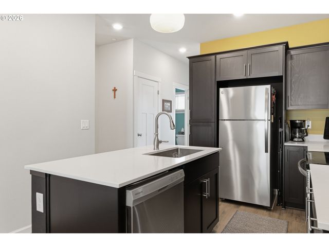 12023 Se HIGH CREEK Rd E, Happy Valley, OR 97086