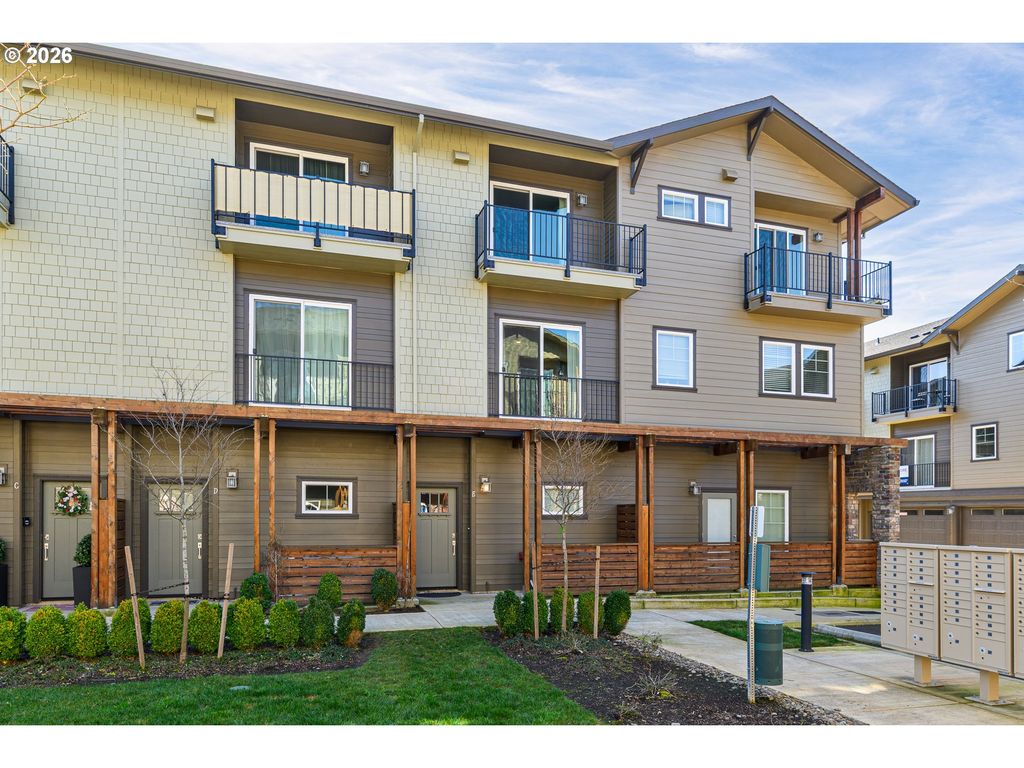 12023 Se HIGH CREEK Rd E, Happy Valley, OR 97086