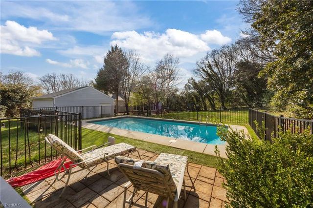 111 Milnor Place, Winston-salem, NC 27104