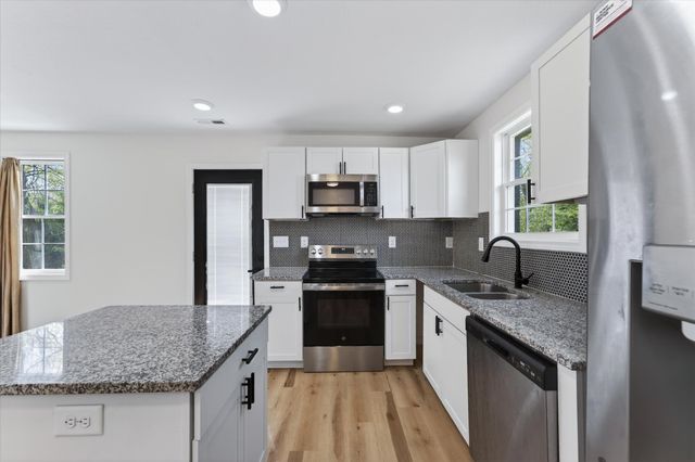 520 Edlin St, Clarksville, TN 37043