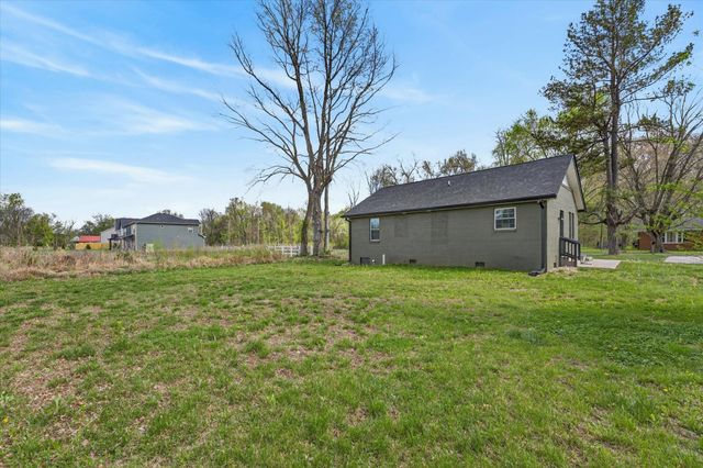 520 Edlin St, Clarksville, TN 37043