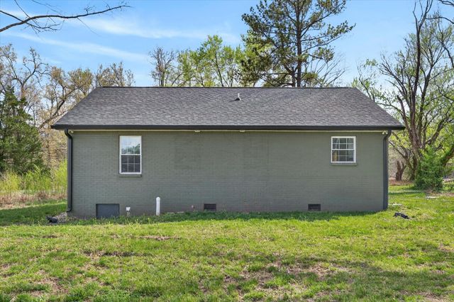 520 Edlin St, Clarksville, TN 37043