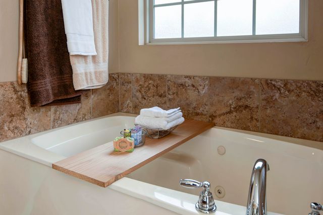 1101 E Fieldstone Drive, Ozark, MO 65721