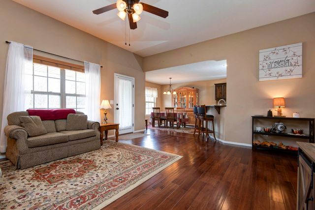 1101 E Fieldstone Drive, Ozark, MO 65721