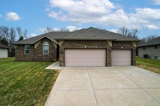1101 E Fieldstone Drive, Ozark, MO 65721