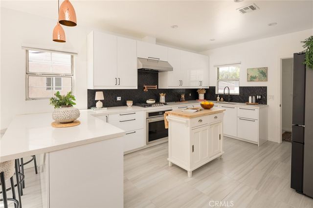 1739 N Niagara, Burbank, CA 91505