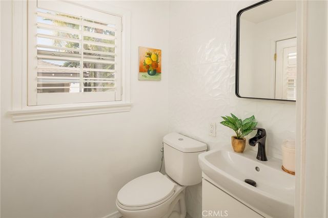 1739 N Niagara, Burbank, CA 91505