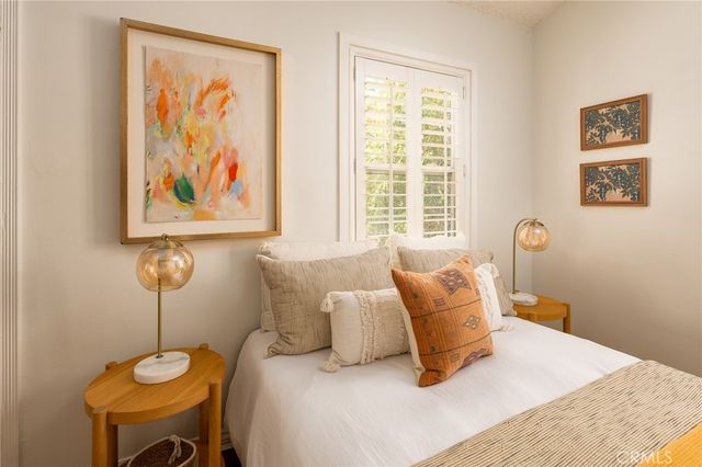 1739 N Niagara, Burbank, CA 91505