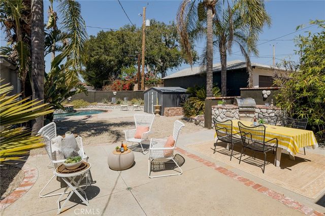 1739 N Niagara, Burbank, CA 91505