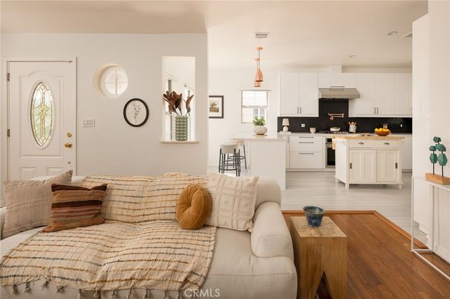 1739 N Niagara, Burbank, CA 91505
