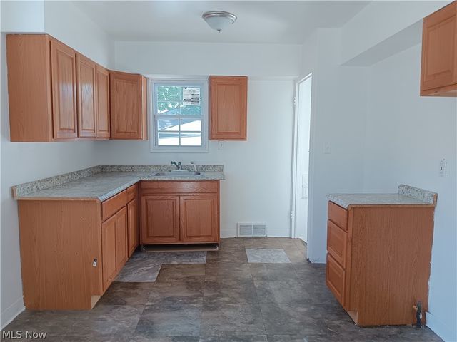 12405 Emery Avenue, Cleveland, OH 44135