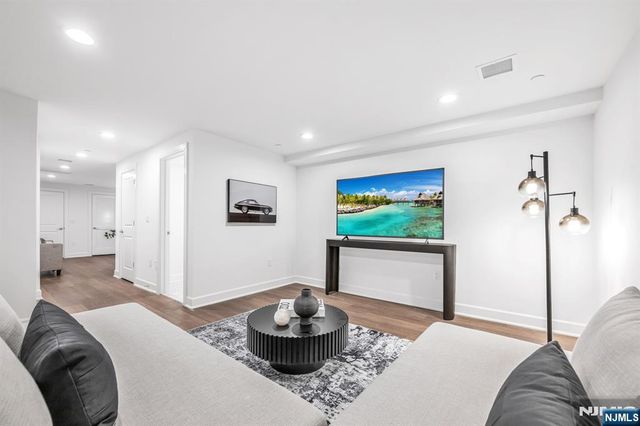 11 Gabriel Court 11, Paramus, NJ 07652