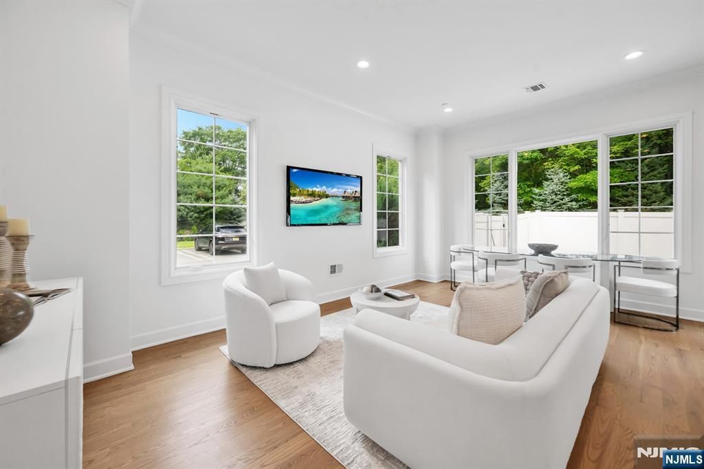 11 Gabriel Court 11, Paramus, NJ 07652