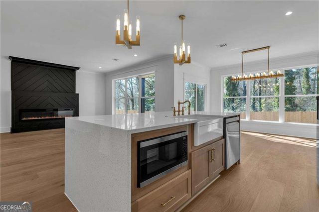 274 WHITE Street, Hoschton, GA 30548