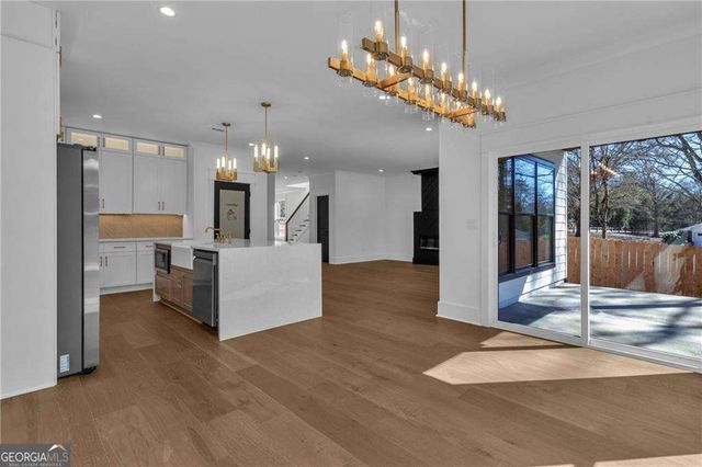 274 WHITE Street, Hoschton, GA 30548