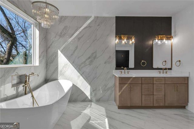 274 WHITE Street, Hoschton, GA 30548