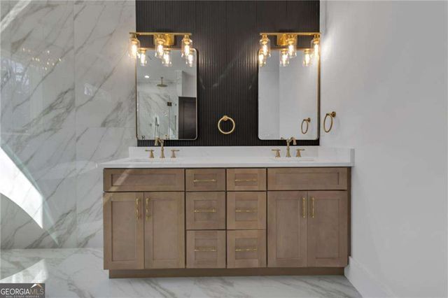 274 WHITE Street, Hoschton, GA 30548