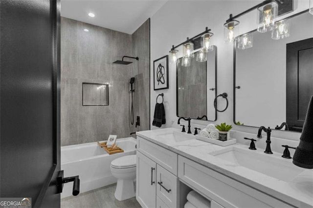 274 WHITE Street, Hoschton, GA 30548