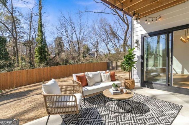 274 WHITE Street, Hoschton, GA 30548