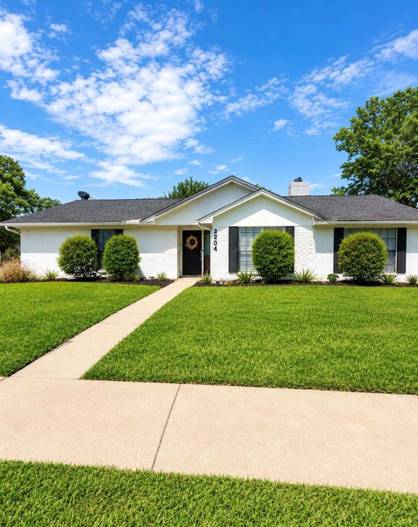 2204 S Fisher Court, Pasadena, TX 77502
