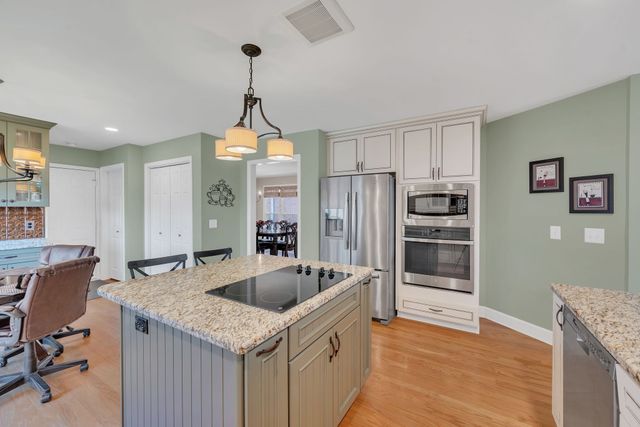 110 Stonehollow Way, Hendersonville, TN 37075