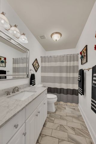 110 Stonehollow Way, Hendersonville, TN 37075