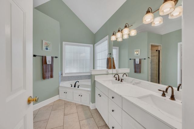 110 Stonehollow Way, Hendersonville, TN 37075