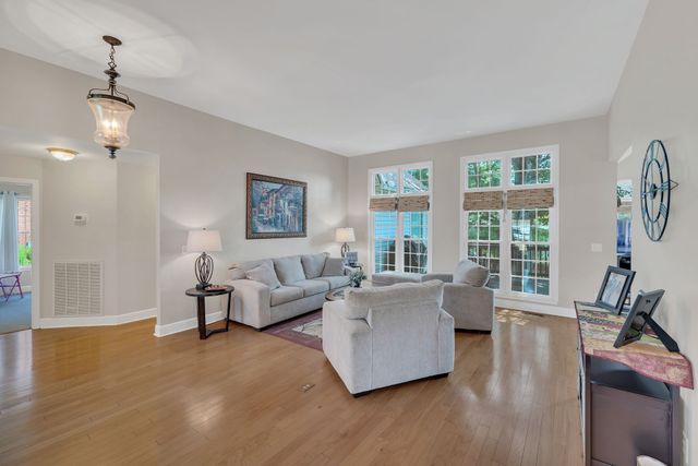 110 Stonehollow Way, Hendersonville, TN 37075