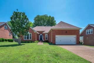 110 Stonehollow Way, Hendersonville, TN 37075