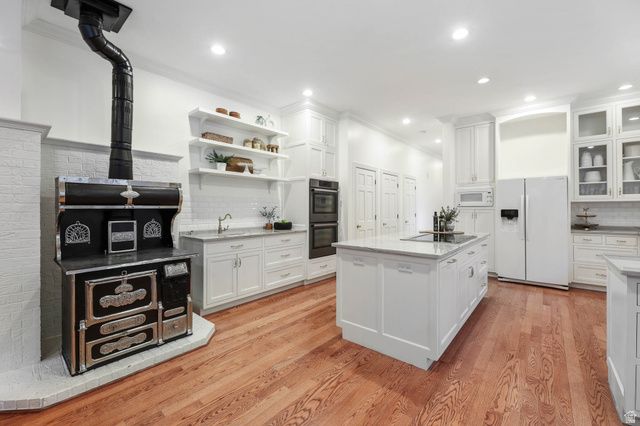 2910 FOOTHILL DR, Provo, UT 84604