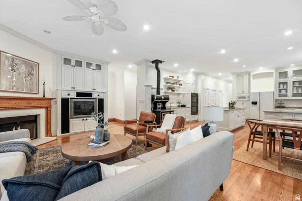 Image 13 of property listing at 2910 FOOTHILL DR, Provo, UT 84604