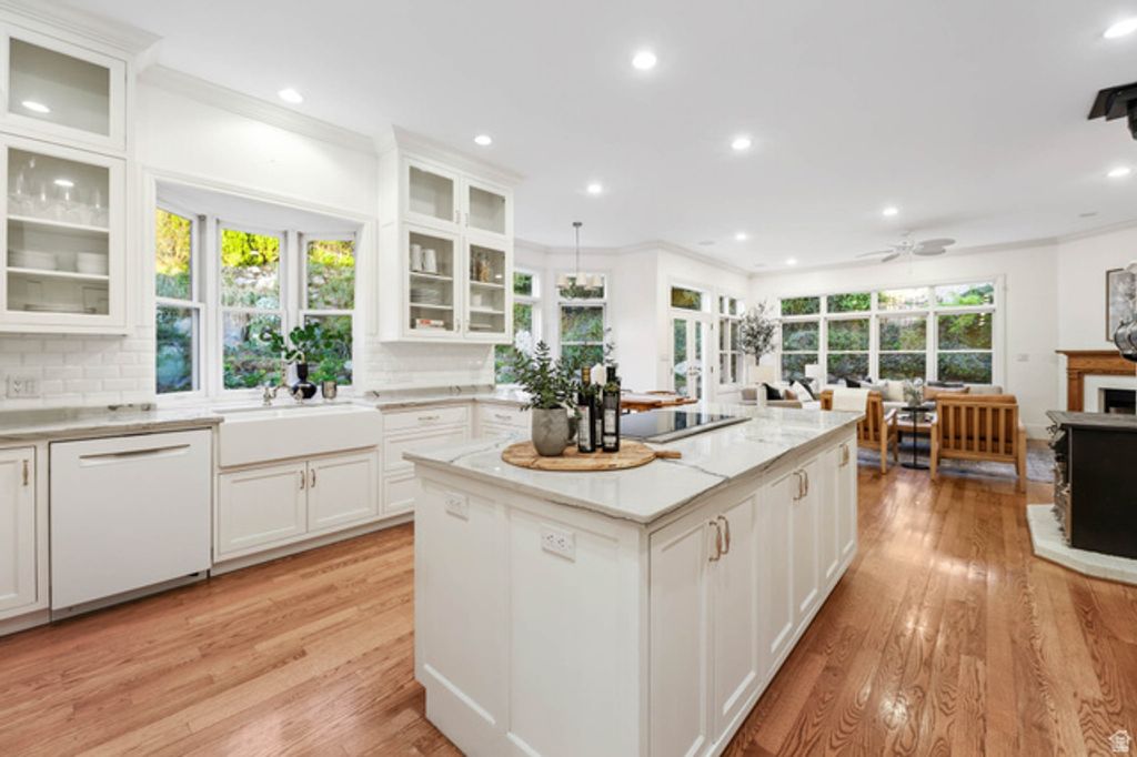 Image 20 of property listing at 2910 FOOTHILL DR, Provo, UT 84604