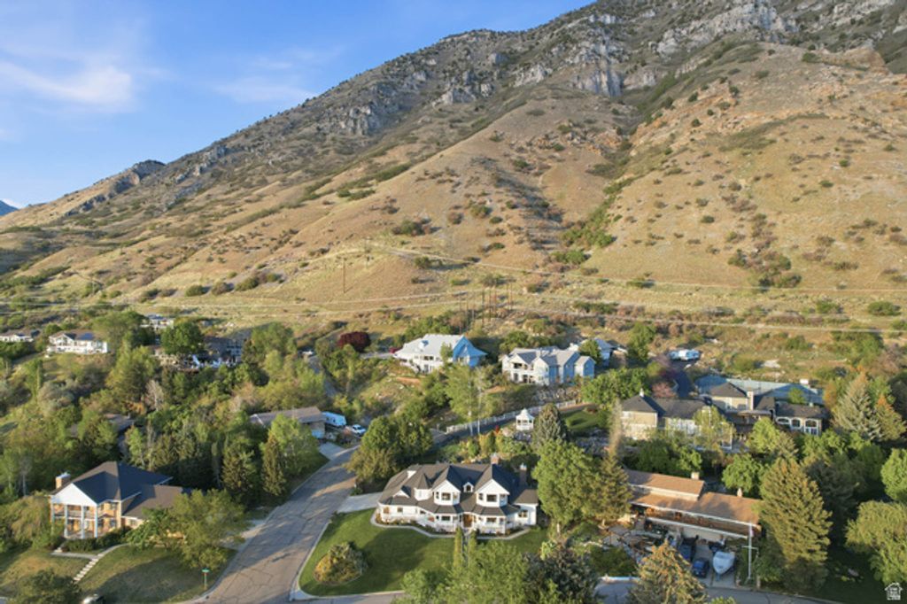 Image 65 of property listing at 2910 FOOTHILL DR, Provo, UT 84604