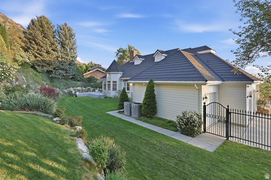 Image 82 of property listing at 2910 FOOTHILL DR, Provo, UT 84604