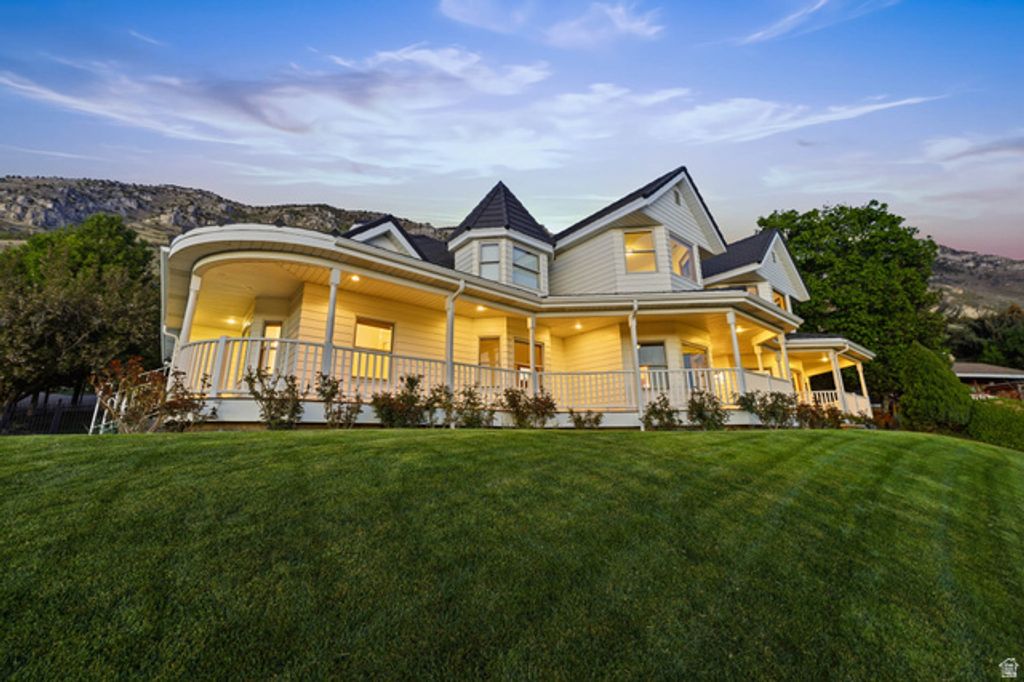 Image 88 of property listing at 2910 FOOTHILL DR, Provo, UT 84604